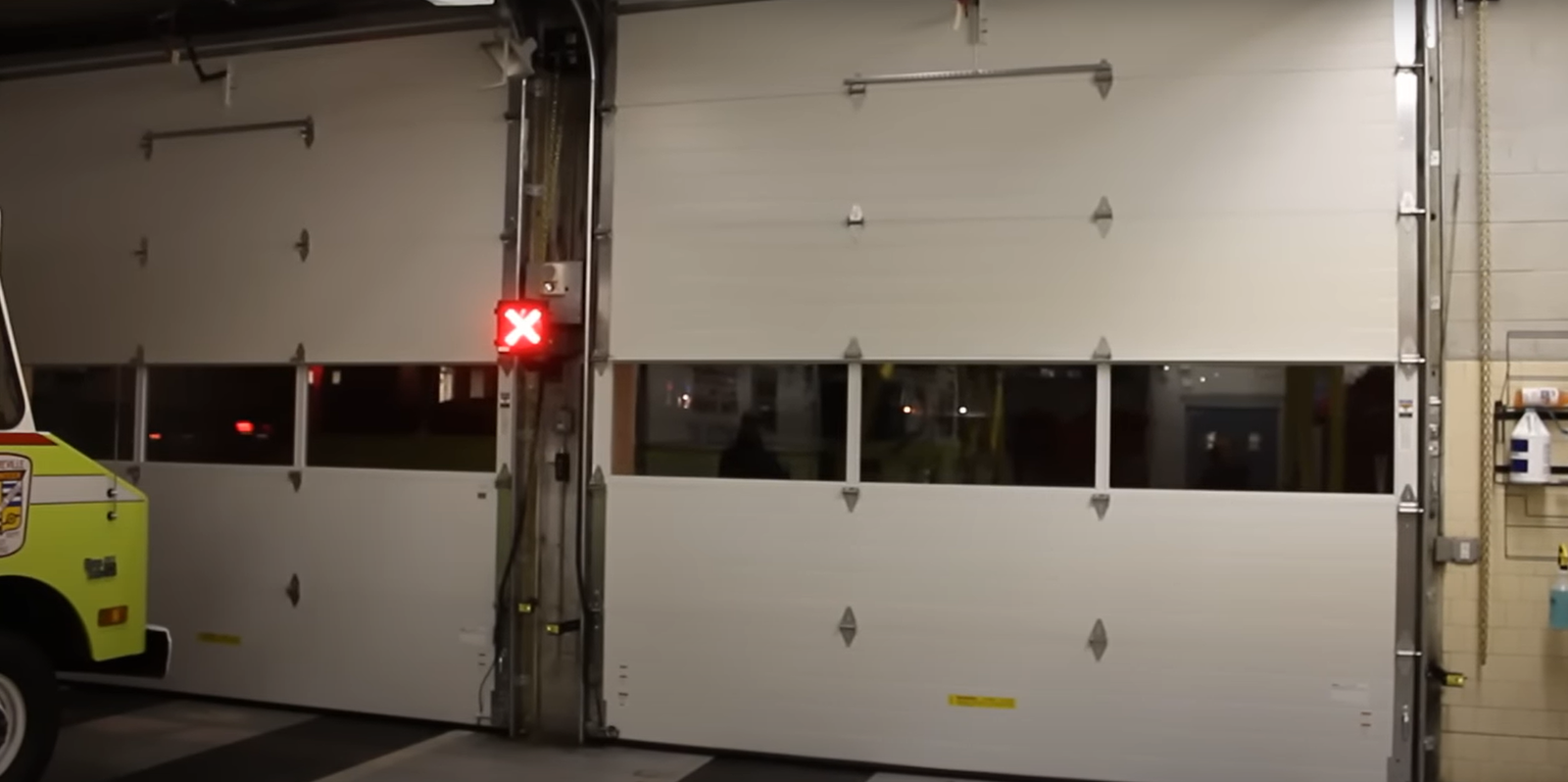 Same-day garage door repair service in Fort Lauderdale, FL by professional technicians.